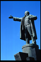 Monument to V. Lenin in St. Petersburg (1)